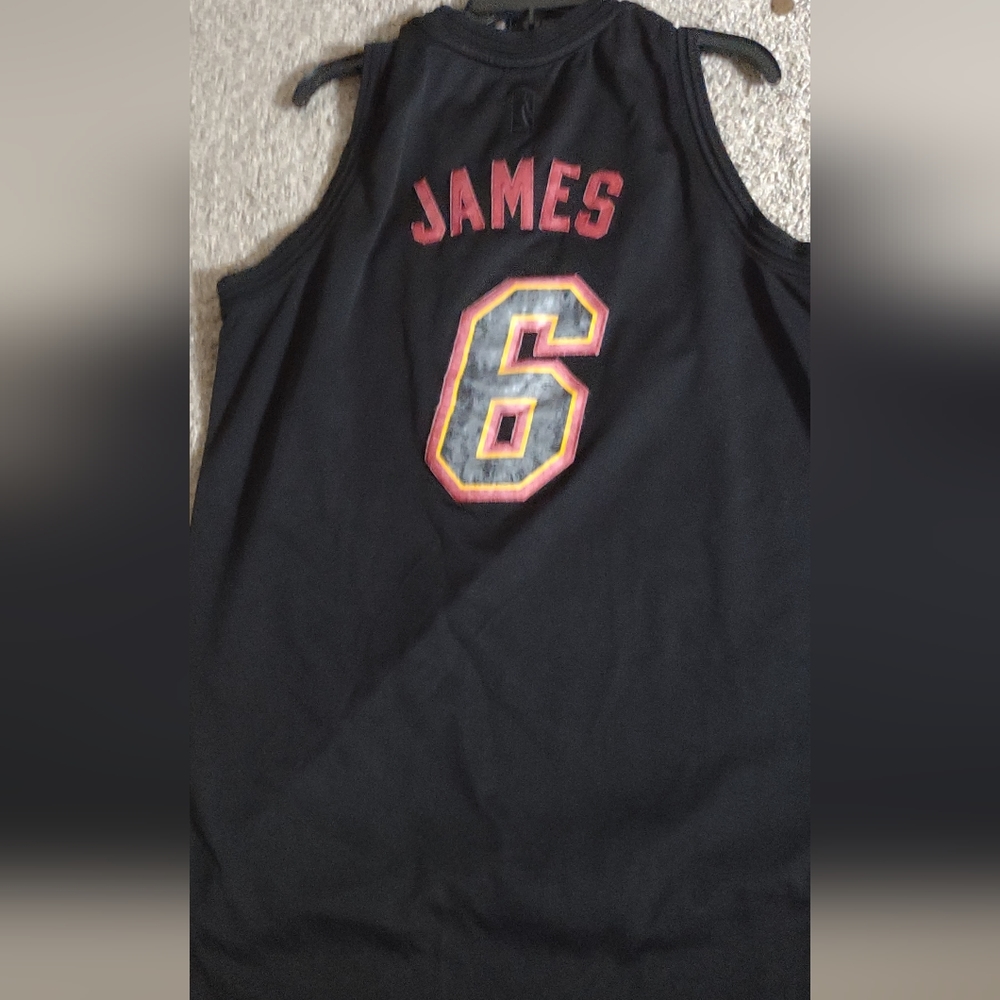 Men's lot of jerseys
